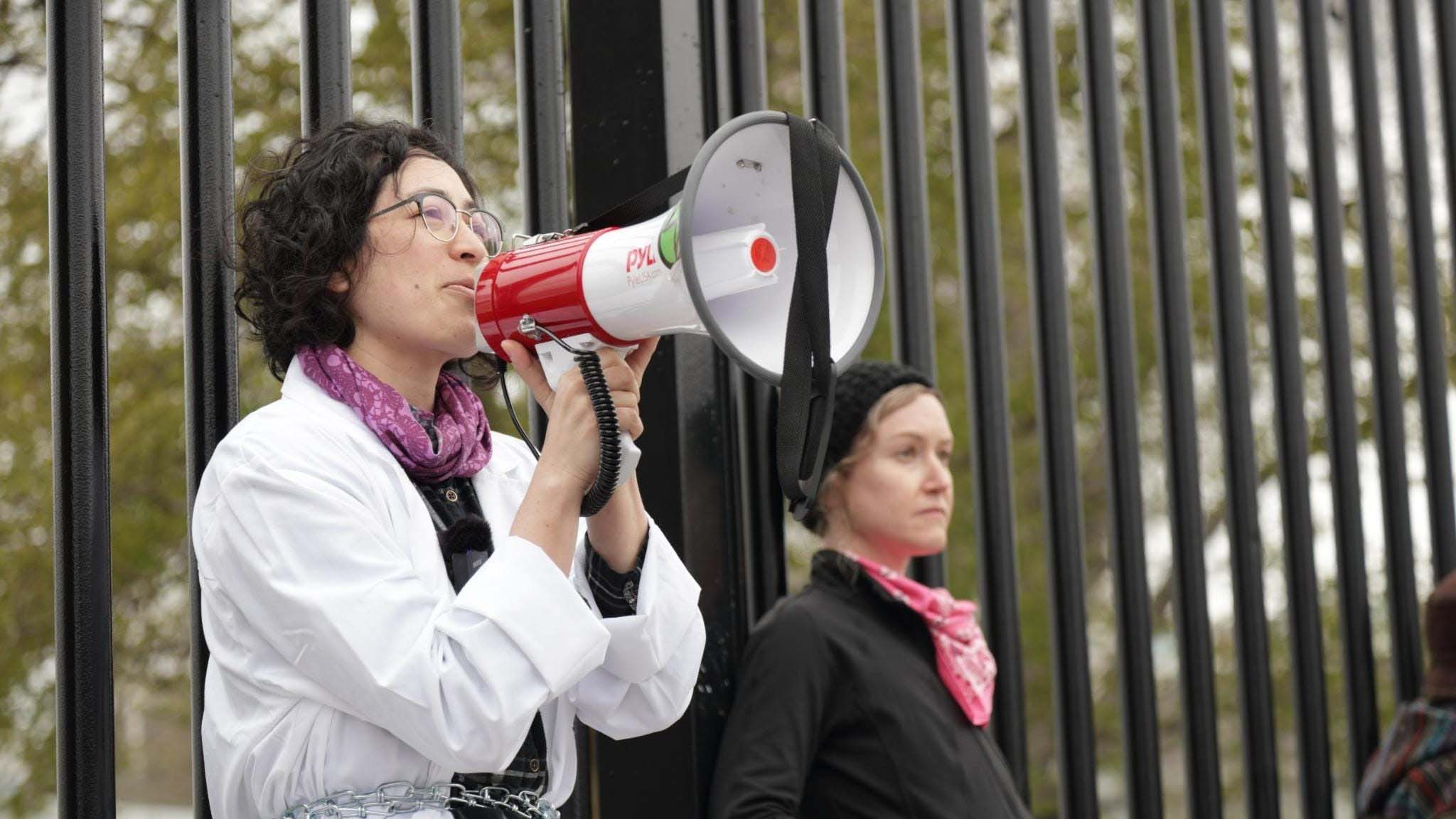 Sunday Platform: Interview with Scientist-Turned-Activist Rose Abramoff w/ Special Musical Guest Carolyn Enger